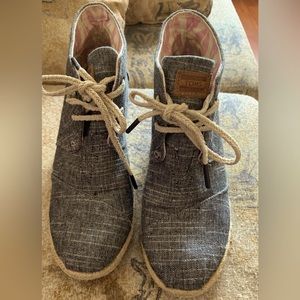 Toms woman’s light black denim espadrilles ankle boots size 8